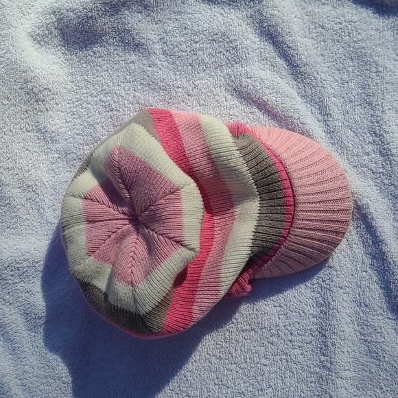 Knit hat - Picture 1 of 4